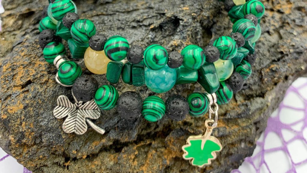 Bransoletka z Jadeitów i malachitów o szlifie gładkim