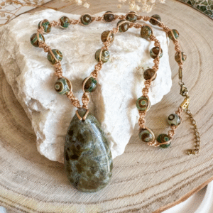 Naszyjnik z agatami handmade makrama