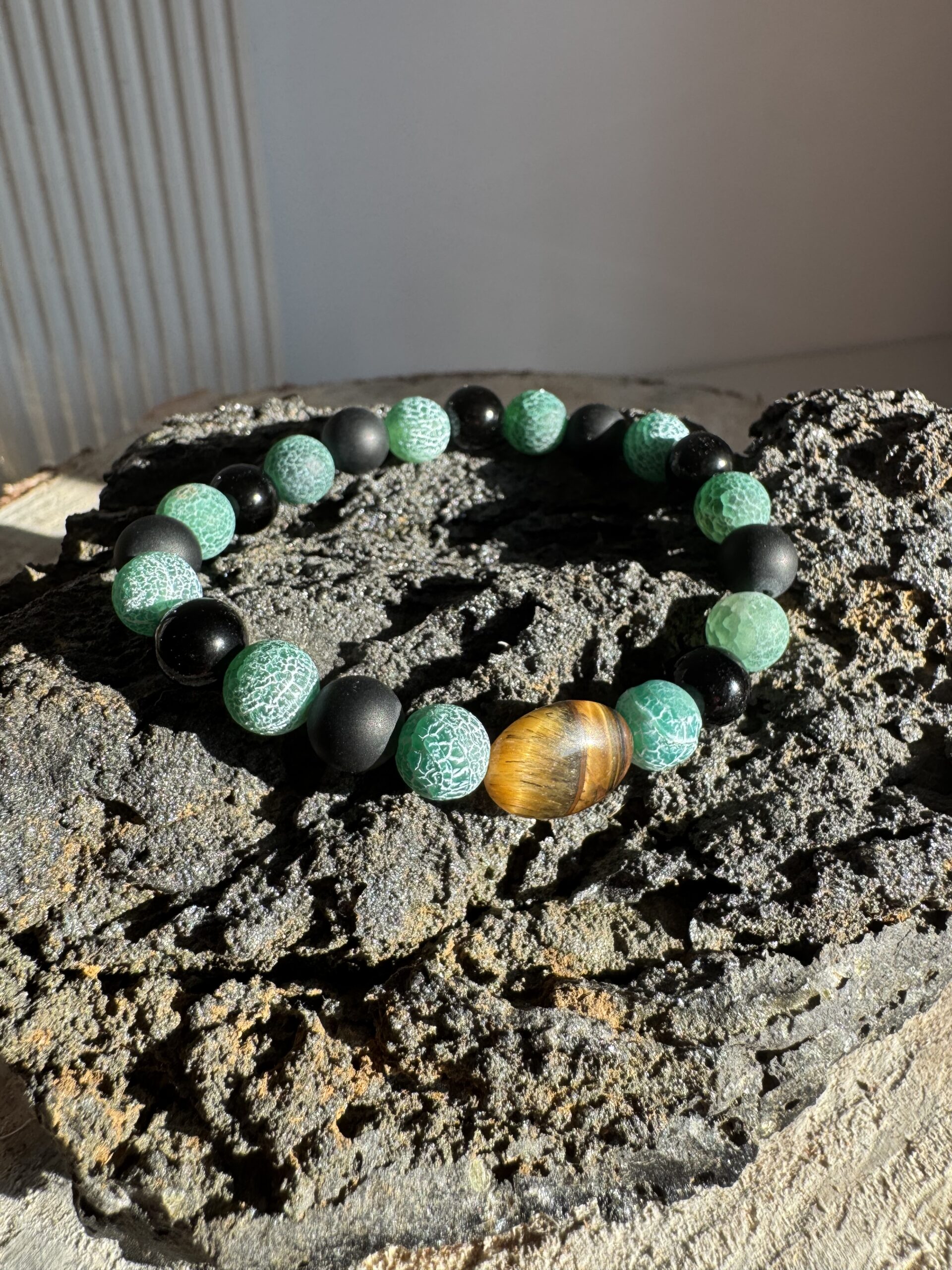 Bransoletka z onyksu, agatu zielonego i tygrysiego oka dla Lwa - obrazek 2