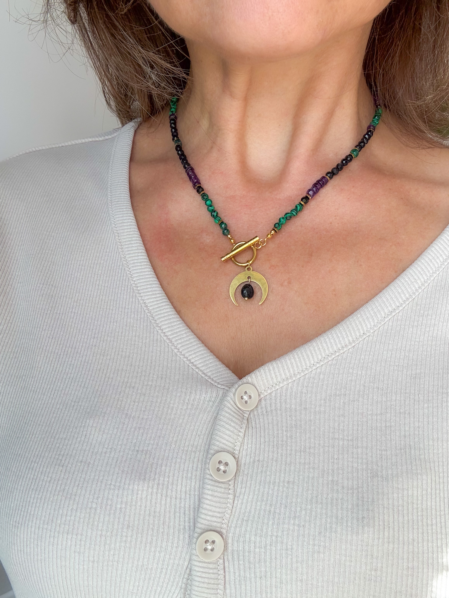 Naszyjnik zodiakalny Ryby – ręcznie robiony czarny turmalin, hematyt, ametyst i malachit - obrazek 5