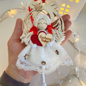 Prezent świąteczny dla babci aniołek makramowy bombka