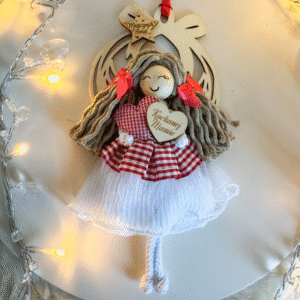 Prezent świąteczny dla mamy aniołek makramowy bombka