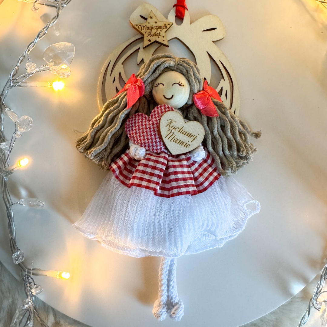 Prezent świąteczny dla mamy aniołek makramowy bombka