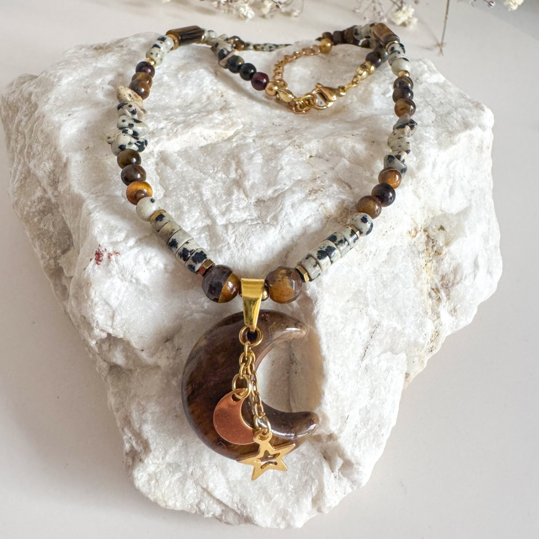 Naszyjnik z jaspisu dalmatyńskiego i tygrysiego oka z zawieszką księżyca