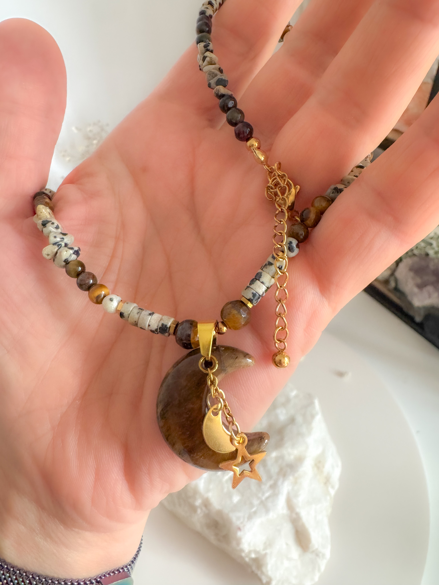 Naszyjnik z jaspisu dalmatyńskiego i tygrysiego oka z zawieszką księżyca - obrazek 5