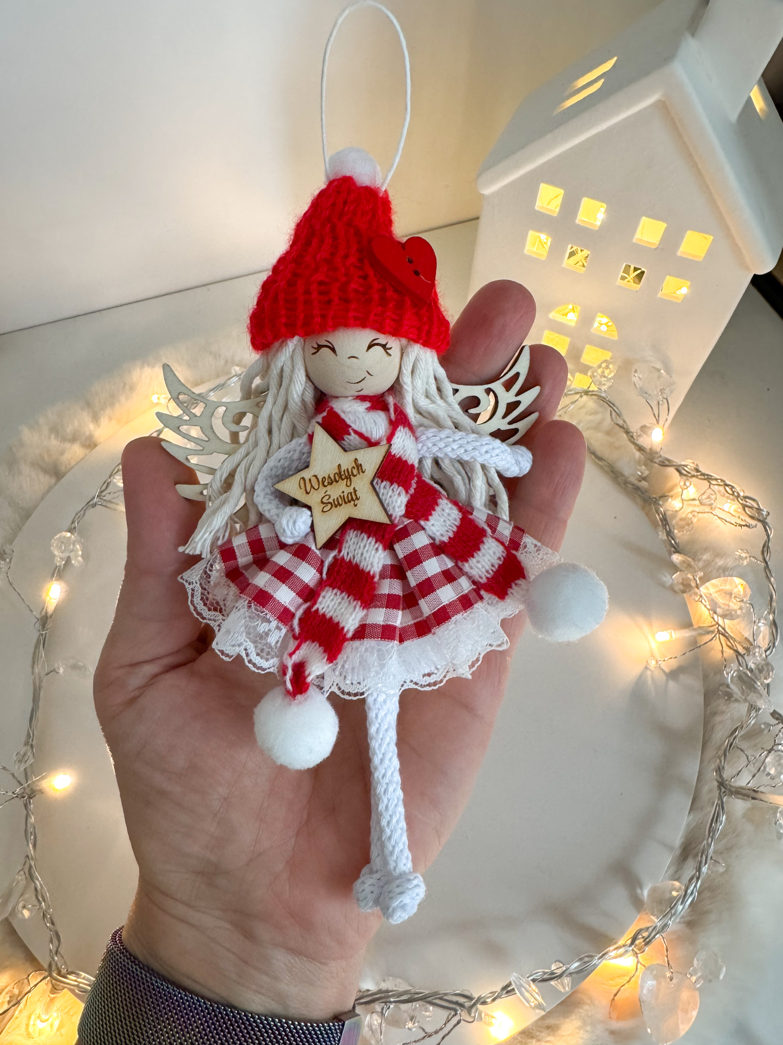 Box świąteczny zestaw 3 aniołków w czapeczkach ozdoby na choinkę makrama prezent - obrazek 4