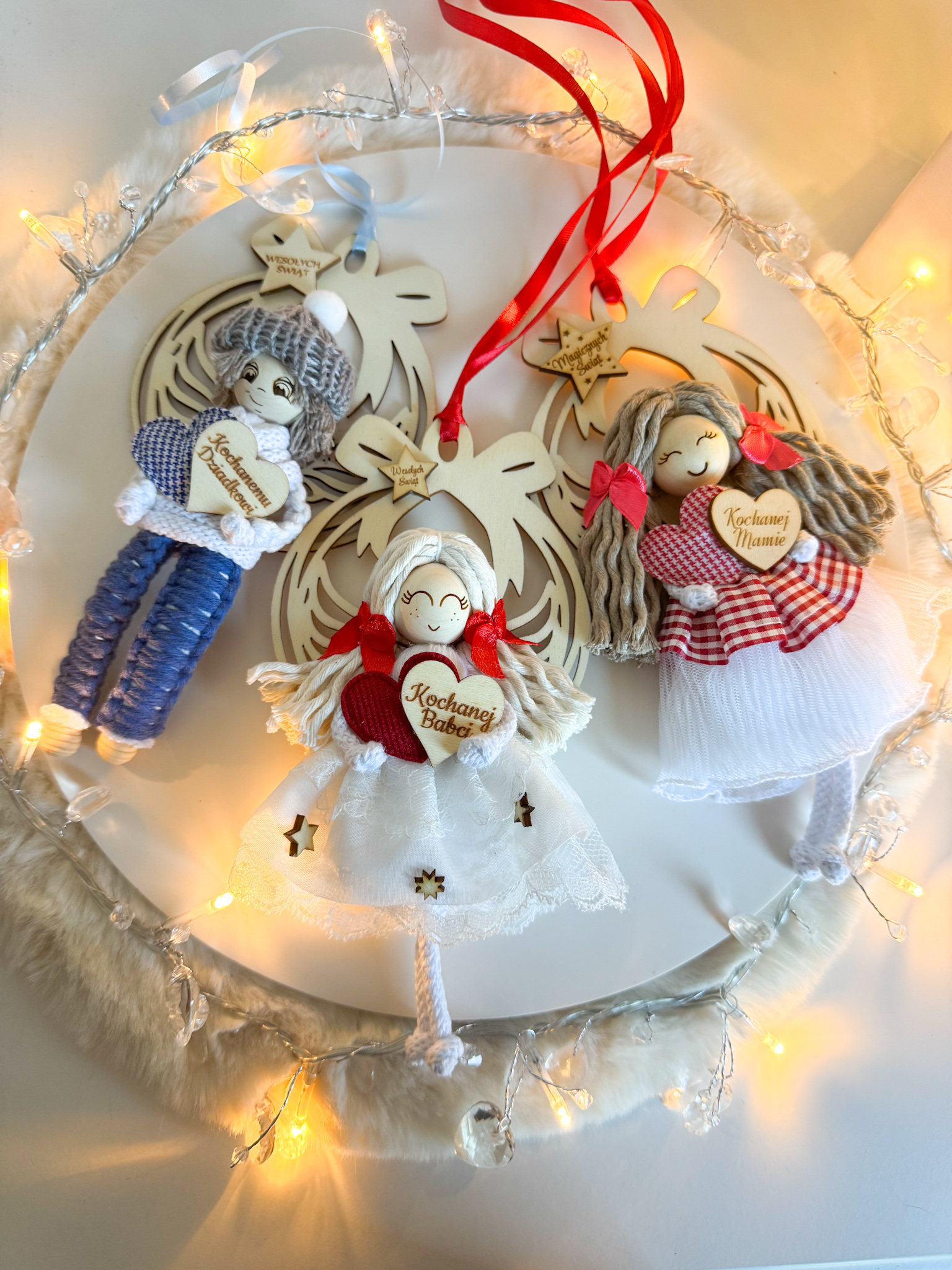 Prezent świąteczny dla mamy aniołek makramowy bombka - obrazek 6