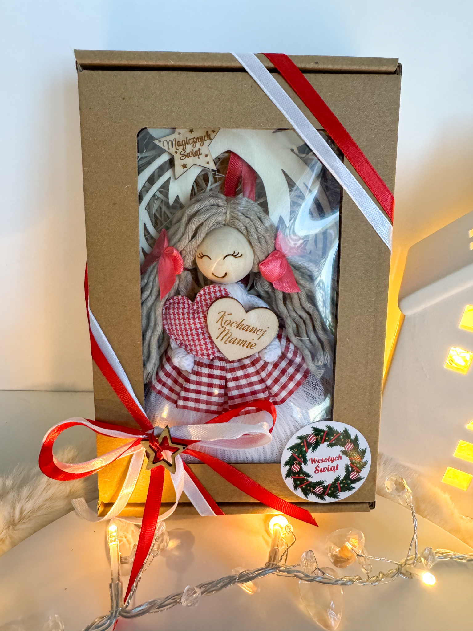 Prezent świąteczny dla mamy aniołek makramowy bombka - obrazek 5