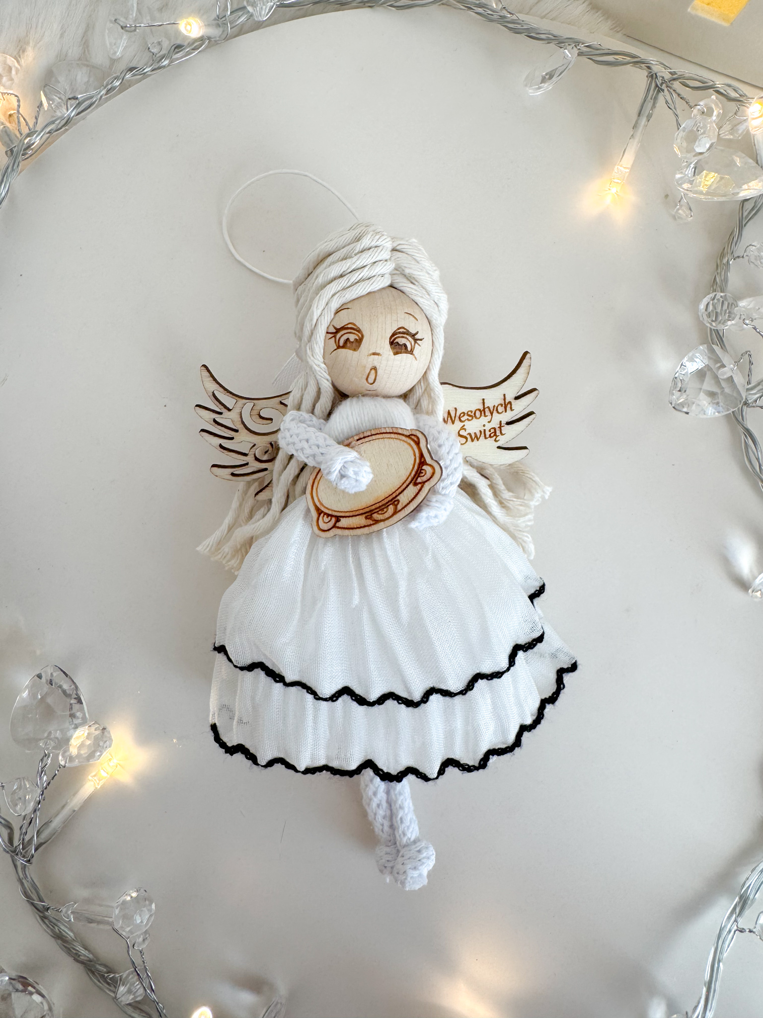 Box świąteczny aniołek z tamburynem ozdoba na choinkę makrama prezent - obrazek 5