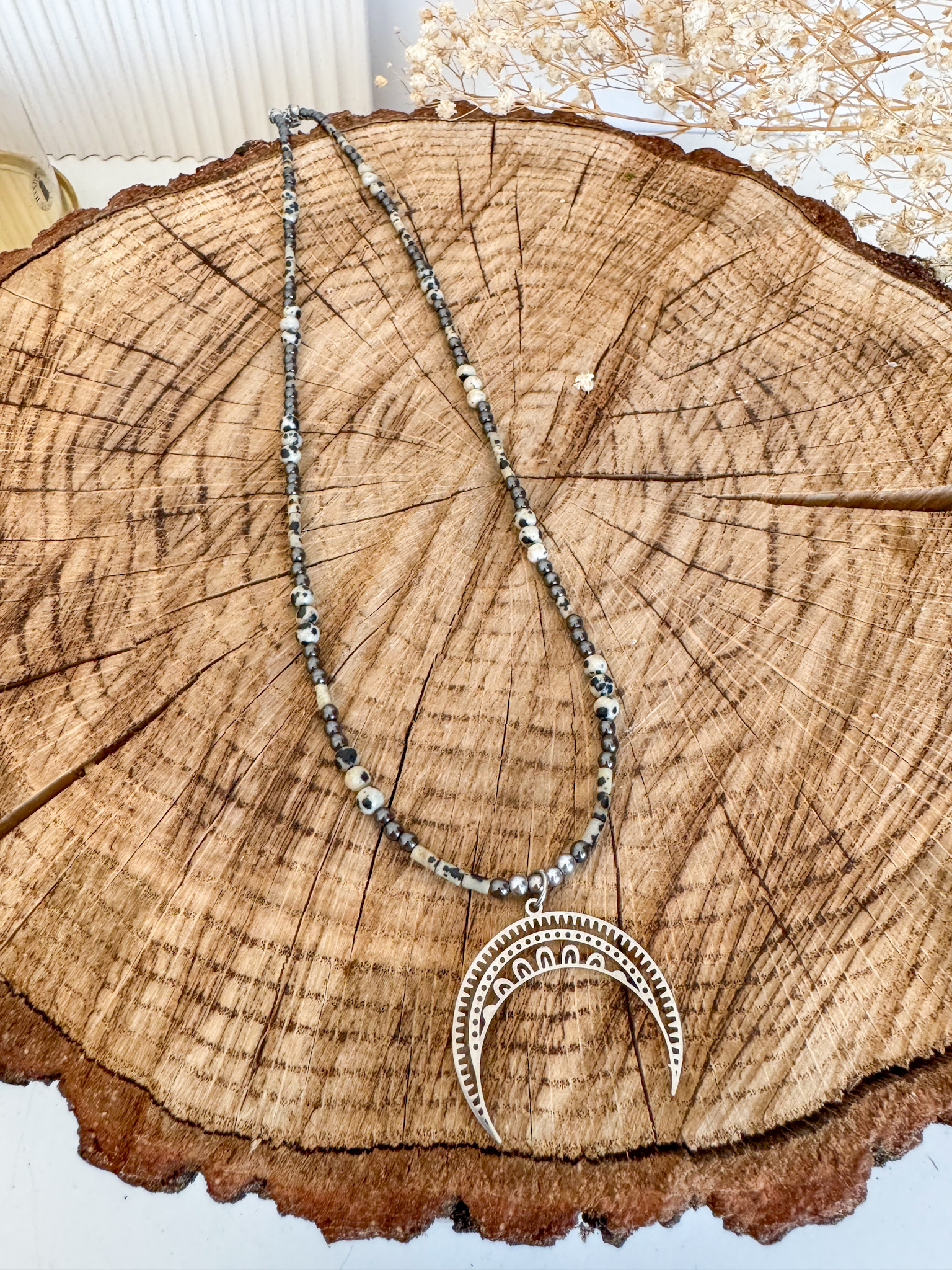 Naszyjnik z jaspisu dalmatyńskiego i hematytu z lunulą – siła, ochrona i kobieca energia - obrazek 5