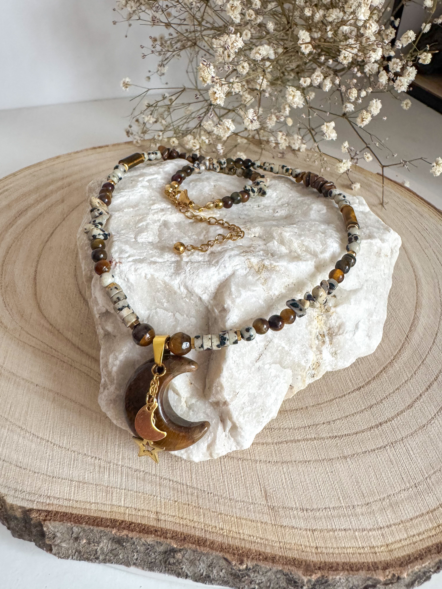 Naszyjnik z jaspisu dalmatyńskiego i tygrysiego oka z zawieszką księżyca - obrazek 2